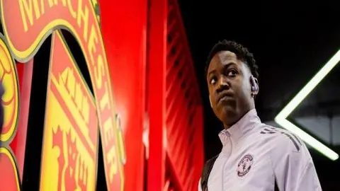 阿森纳与伯恩利0-0握手言和，拉卡泽特错失绝杀良机